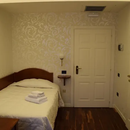 Residenza Duse 3* ג'ויה דל קולה